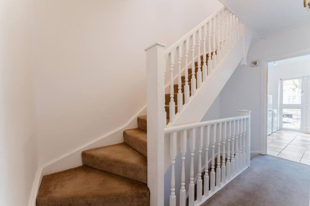 Comfortable Double Room For Your London Getaway Bagian luar foto